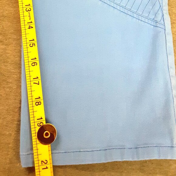 Denim & Co Woman's Capri Pants Size MEDIUM (8), Blue, Pockets, Cozy - Picture 6 of 10